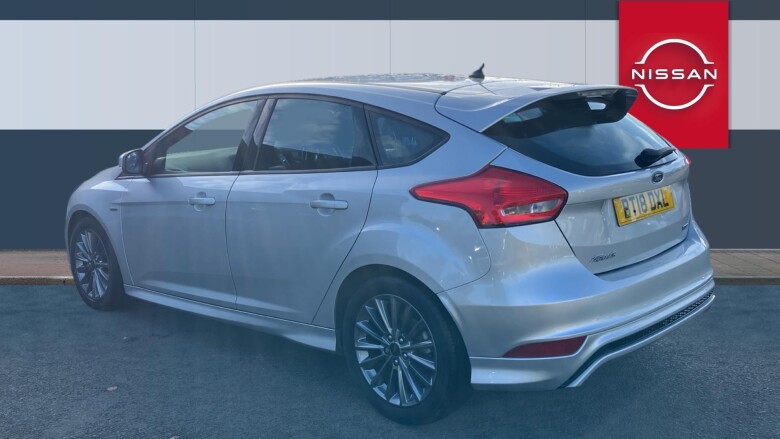 Ford Focus 1.0 EcoBoost 140 ST-Line Navigation 5dr Petrol Hatchback